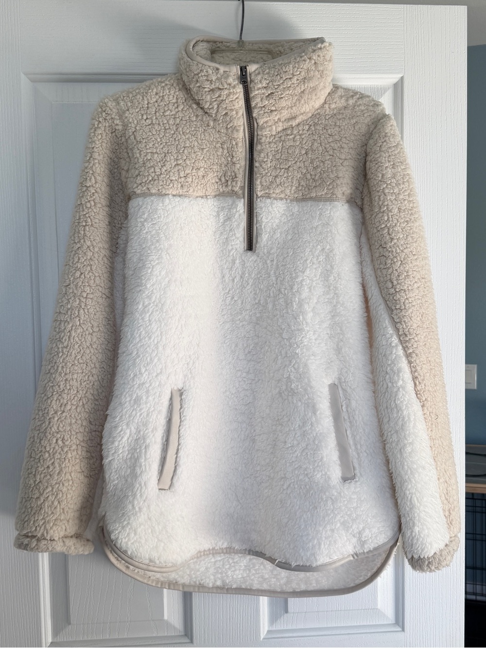 Abercrombie & Fitch Two-Tone Sherpa Half-Zip Jacket - Cream & White
